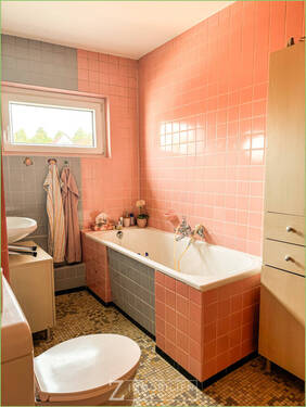 Dachgeschoss Retro-Wannenbad - 