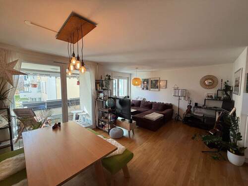 Wohnbereich - Eleganz trifft Komfort: Etagenwohnung mit Südost-Balkon und perfekter Anbindung