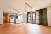Wohnbereich - Exklusiv & bezugsfrei: Moderne Innenstadtwohnung mit Balkon und Stellplatzoption