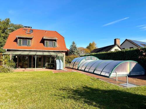 Haus/Pool - Ihr Rückzugsort im Grünen - Einfamilienhaus mit Einliegerwohnung, Wildkammer und Pool