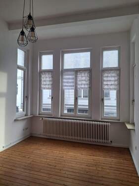 WhatsApp Image 2026-02-13 at 17.02.42.jpeg - 3 Zimmerwohnung mit EBK in der Bürger im 1.OG zu vermieten