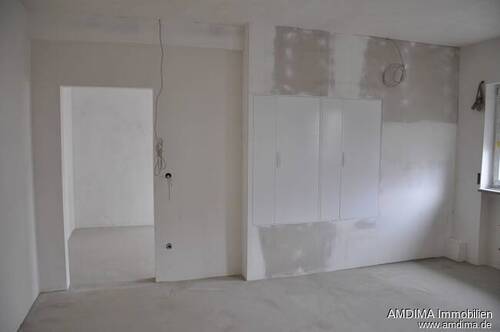 Zimmer und Stromkästen - 
