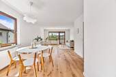 Wohn-/Essbereich - 3 Zimmer Etagenwohnung zum Kaufen in Leonberg