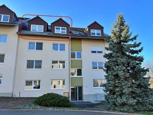 Hausfassade Eingang - 3 Zimmer Etagenwohnung zum Kaufen in Klipphausen