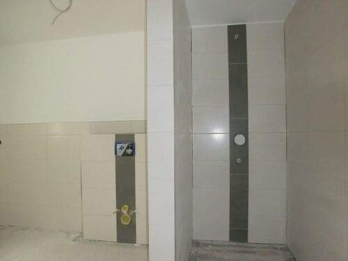 Badezimmer mit Dusche u. WC - 3 Zimmer Etagenwohnung in Bad Bocklet