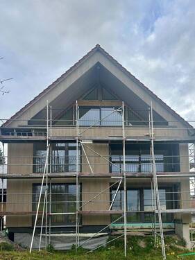 Außenansicht - Sonnige 3-Zimmer-Neubau-Wohnung mit Bergblick