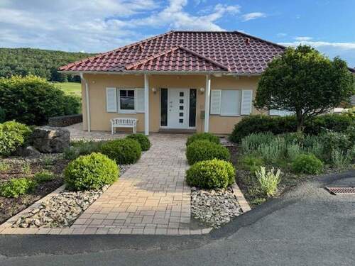 Bild 1 - Exklusives freistehendes FingerHaus mit Einliegerwohnung, provisionsfrei!