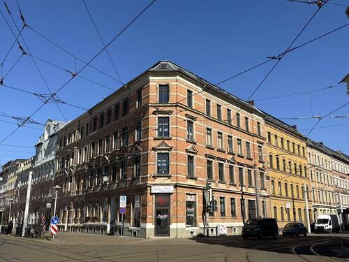 Außenansicht - 3-Raum-Wohnung in zentrumsnaher Lage - modernisieren und einziehen - Denkmalschutz
