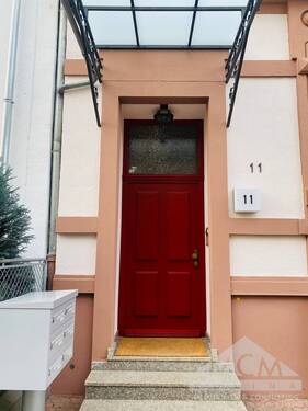 Eingangstür - Etagenwohnung mit 155,00 m² in Frankfurt am Main zum Kaufen