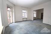 aktuelles Wohnzimmer mit Blick zum Esszimmer - 
