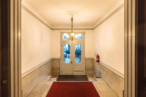 Hausflur - 4 Zimmer Etagenwohnung zum Kaufen in Hamburg