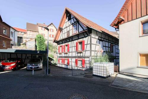 Haus Seitenansicht - 6 Zimmer Einfamilienhaus zum Kaufen in Forbach