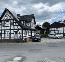 Individuelles Einfamilienhaus mit Nebengebäude in Weitramsdorf - Coburg