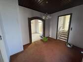 großer Flur - 5 Zimmer Doppelhaushälfte in Lage
