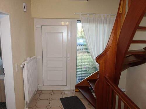 Flur - Einfamilienhaus mit 140,00 m&sup2; in Dickel / Dönsel zum Kaufen