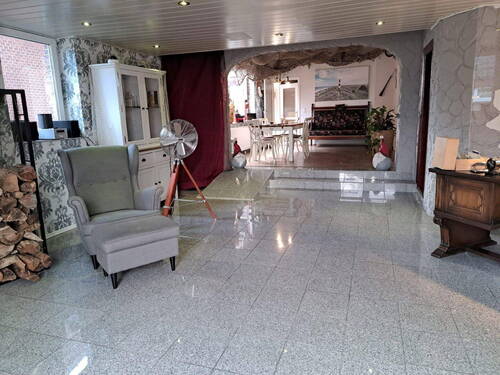 Lichtdurchfluteter Wohnbereich - 9 Zimmer Einfamilienhaus zum Kaufen in Niedersachsen - Rhauderfehn