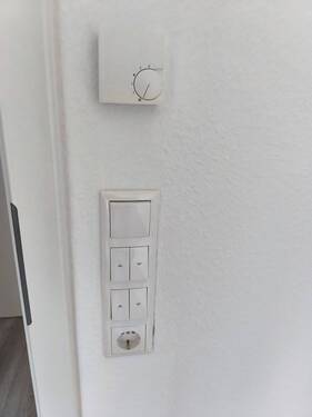 Thermostat und Rolllädensteuerung - 