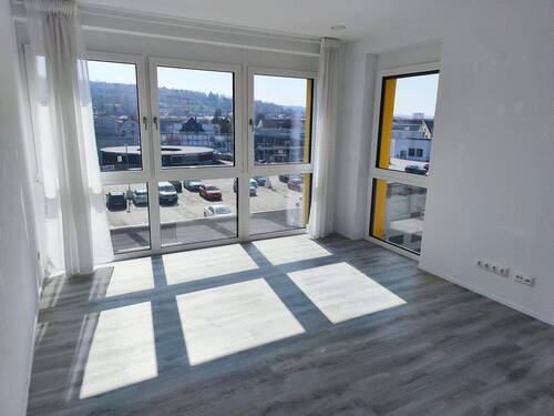 Wohnzimmer - 4 Zimmer Etagenwohnung zum Kaufen in Tübingen