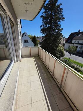 sonniger Balkon - 3 Zimmer Etagenwohnung zur Miete in Bad Staffelstein