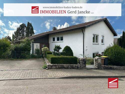 Exposé-Titelbild-Portale - Baden-Baden, freistehendes Einfamilienhaus mit ELW und Garage auf ansprechendem Grundstück!