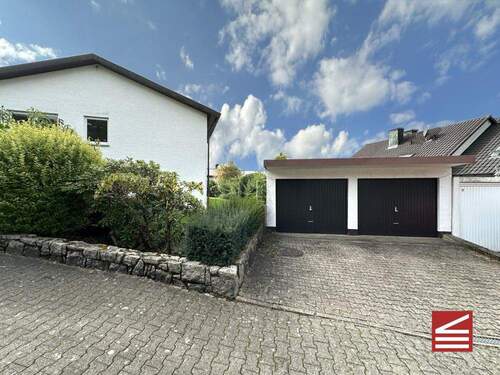 Hof u. Doppelgarage mit Sonne - 9 Zimmer Einfamilienhaus in Baden-Baden