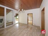 Vorraum - Blick Richtung Wohn-Esszimmer - 