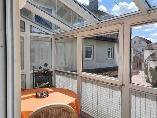 heller,sonniger Wintergarten - 2-Zimmer-Wohnung - teilmöbliert in Bad Staffelstein auch als Zweitwohnung interessant!!!