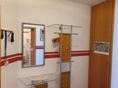 Diele mit Garderobe - 2 Zimmer Etagenwohnung in Bad Staffelstein