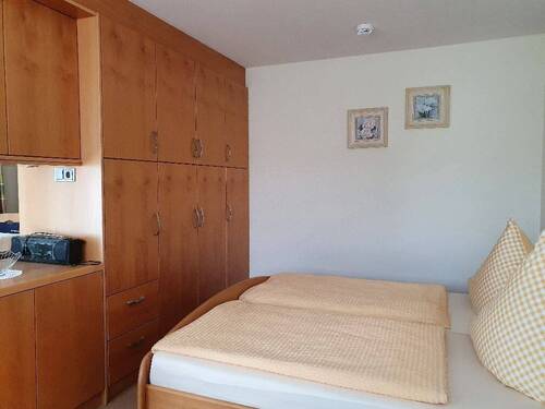 Schlafzimmer Schrank fest verbaut bleibt! ohne Bett - 