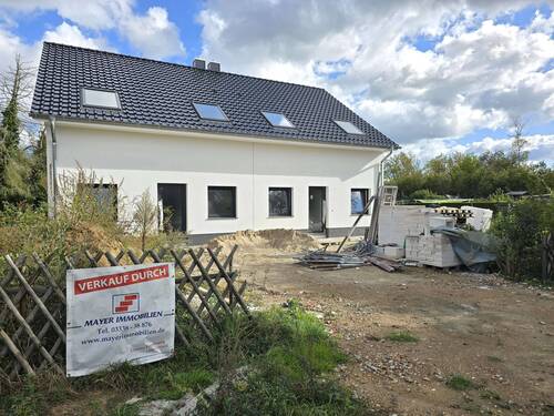 Doppelhaushälfte - 4 Zimmer Doppelhaushälfte zum Kaufen in Werneuchen