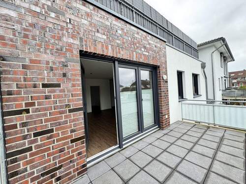 Balkon mit Platz - ***TOP WOHNUNG IN BUCHHOLZ-INNENSTADT MIT BALKON, PERSONENAUFZUG & TIEFGARAGE***