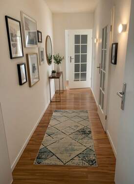 Flur - (KI generiert) - 