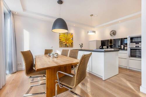 Hochwertiger Küchenbereich mit Insel! - 