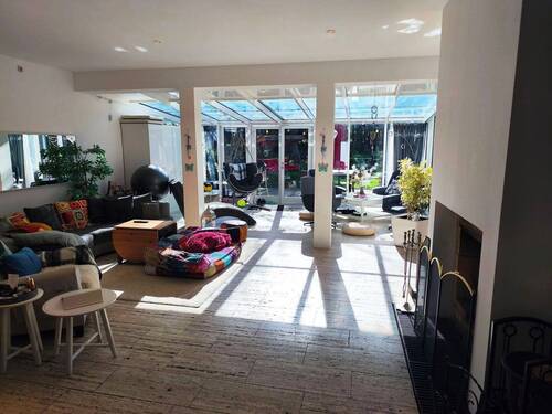 Wohnzimmer.Wintergarten - 1 Zimmer Mehrfamilienhaus, Wohnhaus in Neuenbürg