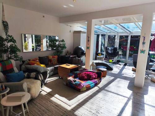 Wohnzimmer+Wintergarten.2.Ansicht - Mehrfamilienhaus, Wohnhaus mit 407,00 m&sup2; in Neuenbürg zum Kaufen