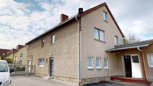 Ansicht hofseitig Hauptgebäude mit Hauseingang und separatem Eingang Gewerbe - 1 Zimmer Mehrfamilienhaus, Wohnhaus in Erfurt