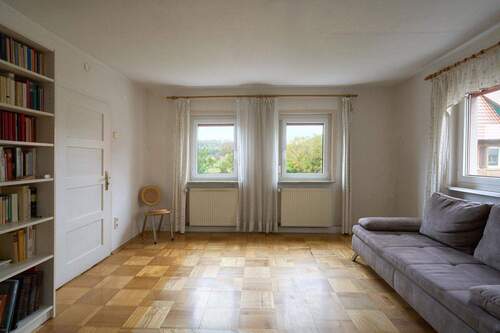 Wohnzimmer EG mit Holzparkett - 