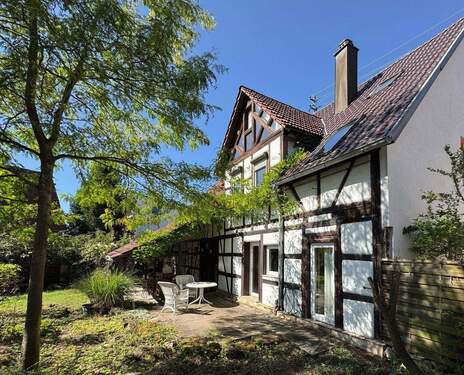 Rückseite mit Terrasse - 4 Zimmer Bauernhaus, Landhaus zum Kaufen in Backnang