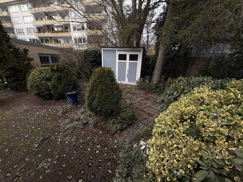 Garten mit Gartenhütte - 