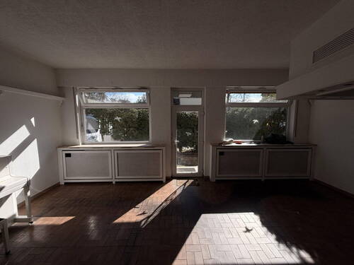 Wohnbereich - 5 Zimmer Bungalow zum Kaufen in Neu-Isenburg