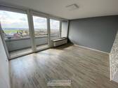 Wohnen - 384: TG-Stellplatz inklusive: sanierte 2-Zimmer - Wohnung Hochhaus