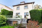 Gartenansicht Terrasse - 8 Zimmer Mehrfamilienhaus, Wohnhaus zum Kaufen in Neu-Isenburg