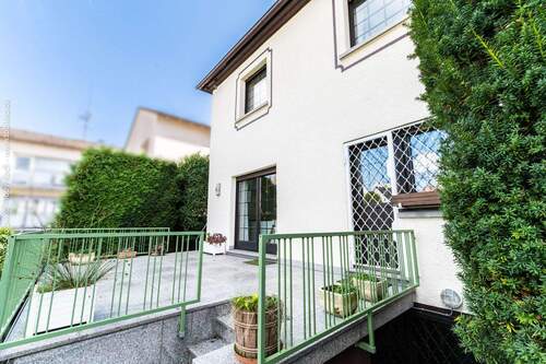 Terrasse Westansicht - Mehrfamilienhaus, Wohnhaus mit 174,10 m² in Neu-Isenburg zum Kaufen