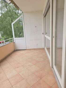großer Balkon - 3 Zimmer Etagenwohnung in Bonn