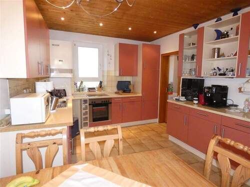 Vorderhaus-EBK mit Vorratsraum - 