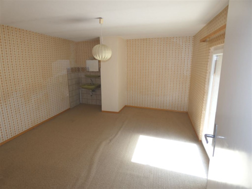 Hinterhaus-Schlafzimmer OG - 9 Zimmer Mehrfamilienhaus, Wohnhaus in Herxheim am Berg