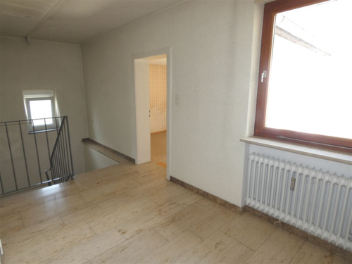 Hinterhaus Diele mit Treppe OG - Mehrfamilienhaus, Wohnhaus mit 244,00 m² in Herxheim am Berg zum Kaufen