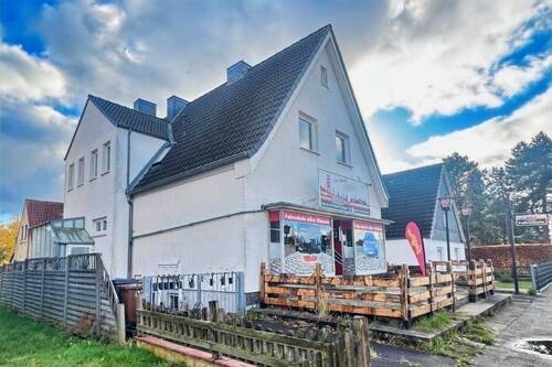 Seitenansicht - 9 Zimmer Mehrfamilienhaus, Wohnhaus in Lübeck