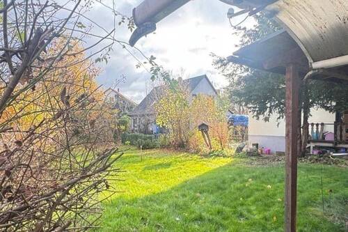 Hintere Grundstücksfläche - 