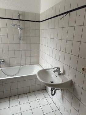 Bad.jpg - 4 Zimmer Etagenwohnung in Berlin